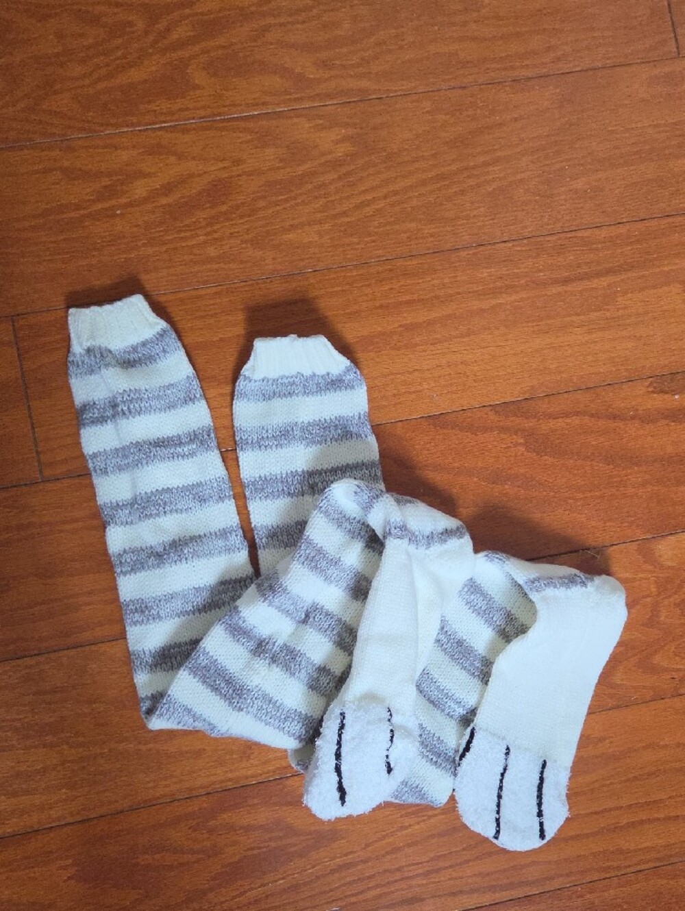 Cat Paw Striped Gray & White Knee-High Socks - Women Teens